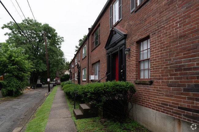 Old Louisville - 1219 S 6th St