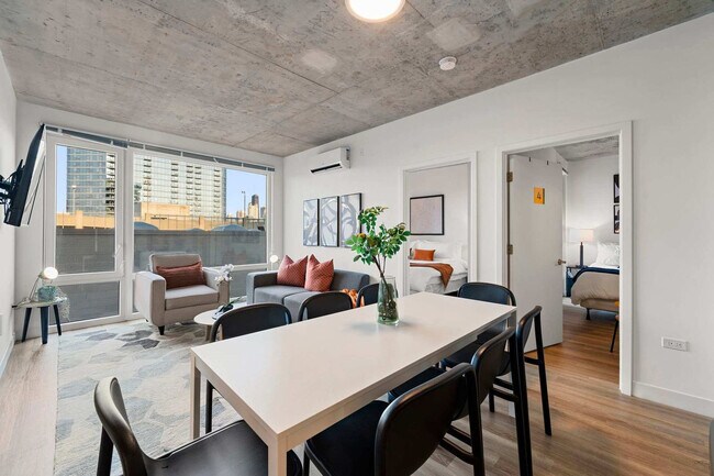 Photo - 853 W Blackhawk St Unit SI FL6-ID1466137P