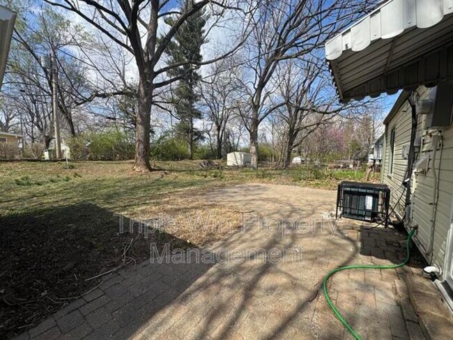 Photo - 295 Brackleigh Ln