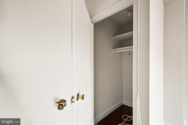 Photo - 1111 Arlington Blvd Unidad 738