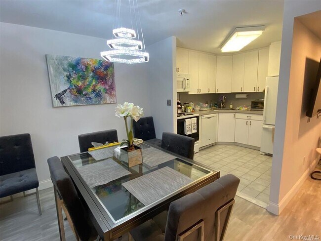Photo - 10 Canterbury Rd Unit 2D