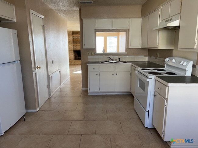 Photo - 2405 Shoemaker Dr