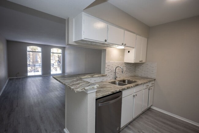Photo - 4647 Wild Indigo St Unit 355