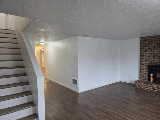 Photo - 3380 SE 1st St