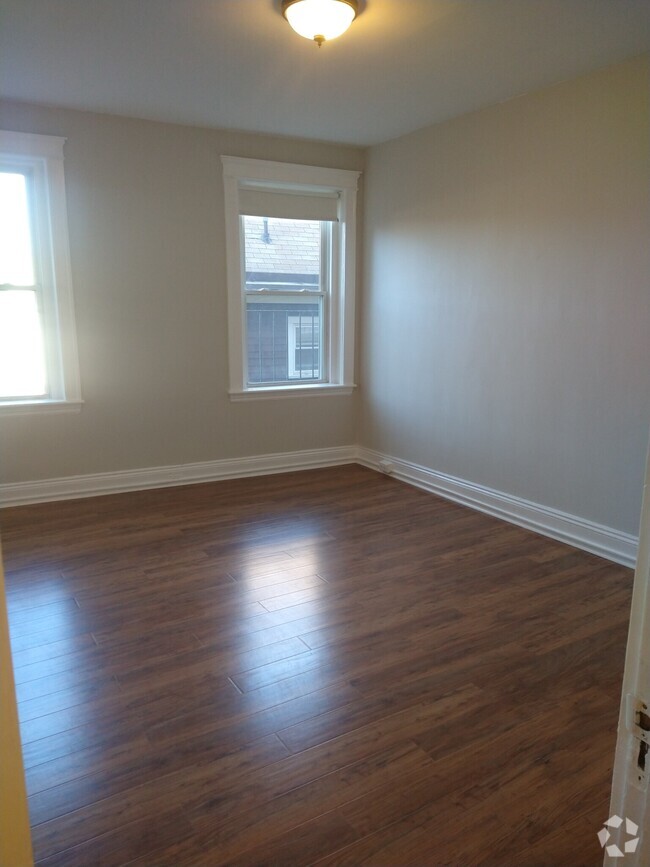 Building Photo - 1118 Commonwealth Ave Rental