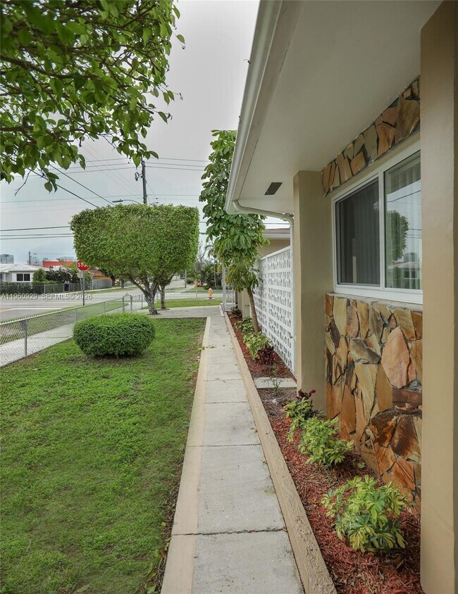 Photo - 2656 SW 31st Ct