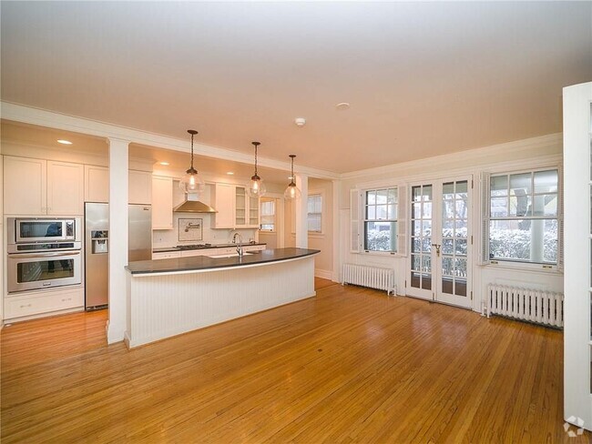 Building Photo - 860 Park Ave Unit 1 Rental