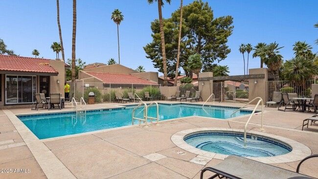 Photo - 5601 N 79th St