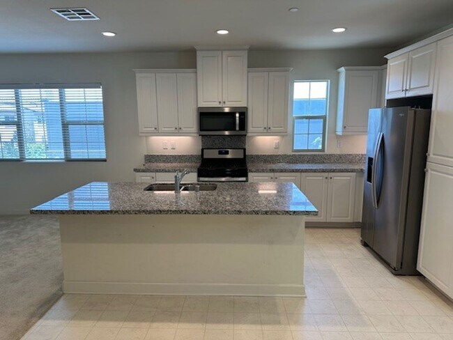 Photo - Lantana@Beach: 3 Bedroom 2.5 Bath Tri Leve...