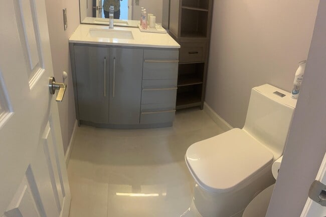 Photo - 1849 S Ocean Dr Unidad 608