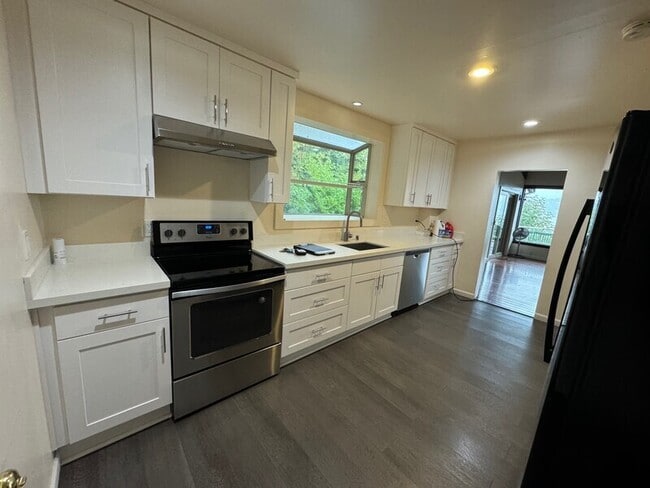 Photo - 9803 Rainier Ave S