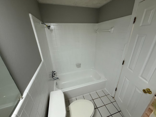 Photo - 106 White Oak Dr