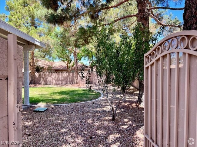 Building Photo - 1740 Camara Dr Rental