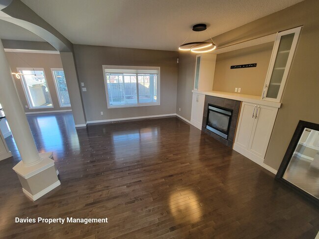 Photo - 8380 Shaske Crescent NW