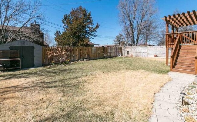 1512 Knollcrest Dr