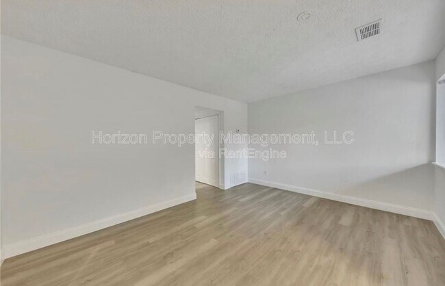 Photo - 43 Country Pl Ct