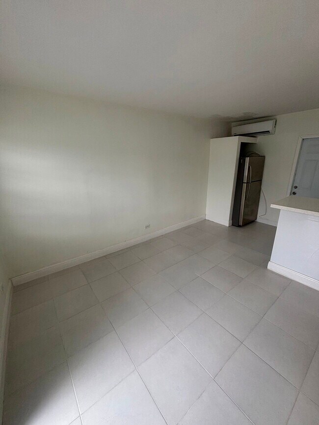 Photo - 121 SW 5th Ct Unit 2