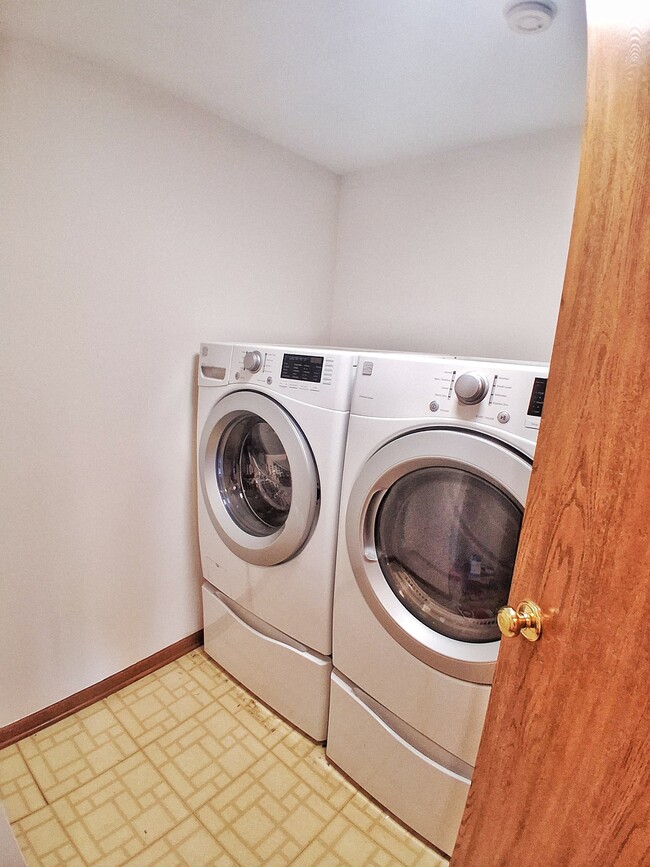 Detergente para ropa - 224 Charleston Ct Unidad 1