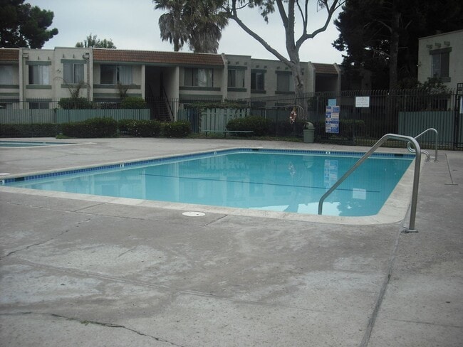 Photo - Spacious 2 bedroom 2 bath with garage & pool