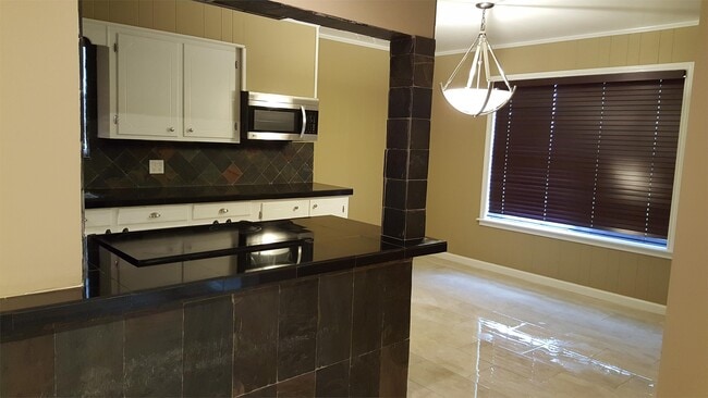 Photo - 705 Alabama St