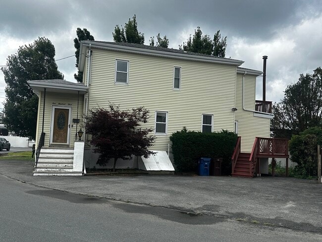 Building Photo - 103 Sagamore St