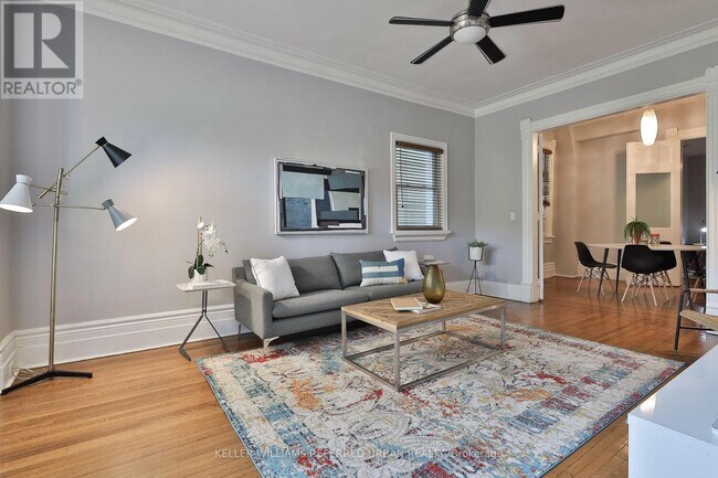 Photo - 234 Seaton St