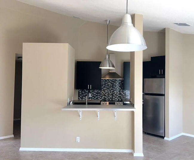 Building Photo - 2572 Woodgate Blvd Rental