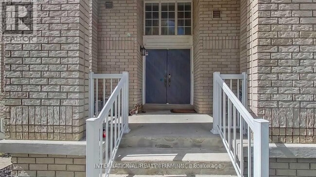 Photo - 2 Dolce Crescent
