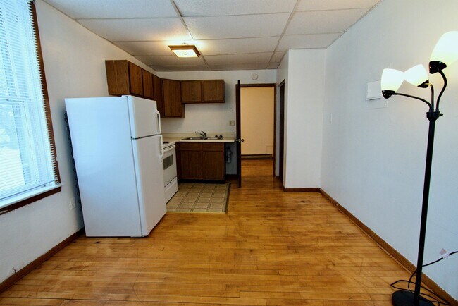 Photo - 222 4th St S