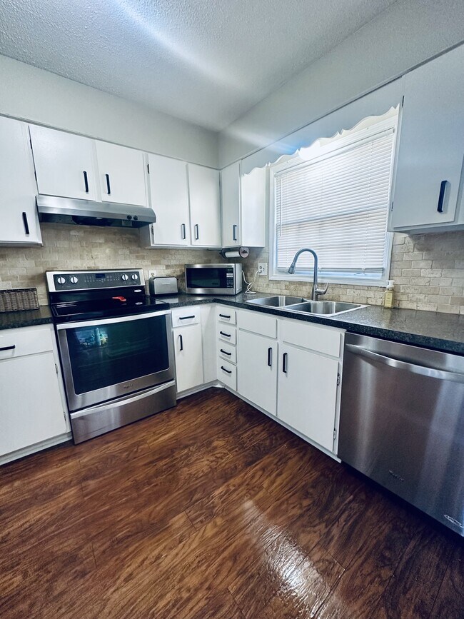 125 Eaglewood Way