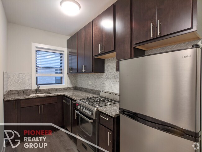 Building Photo - 423 W Belden Ave Unit A101 Rental