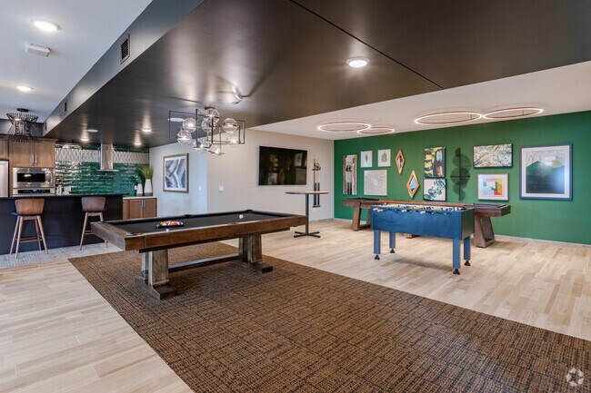 Harbor Club Room