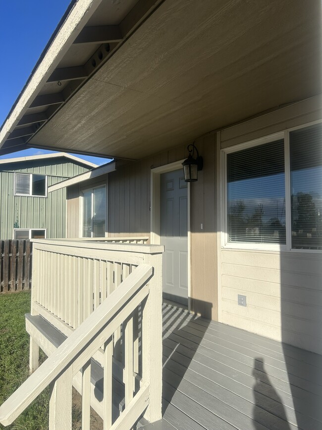 Photo - 935 NW Cains Rd