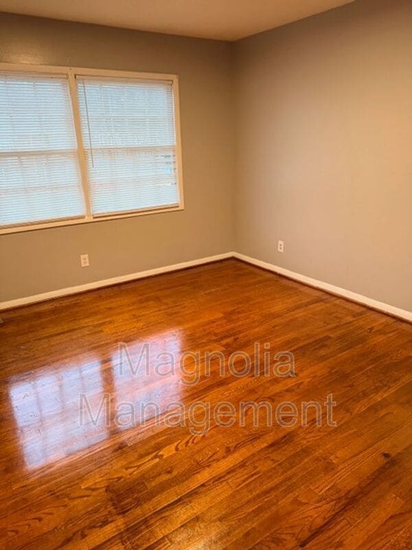 Photo - 1932 Oxford Rd Unit Apt C