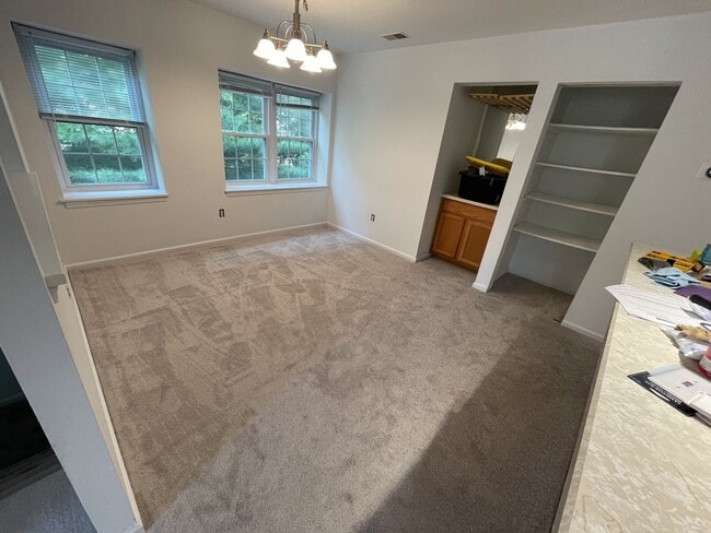 Dinning Room - 750 E Marshall St Unit 105