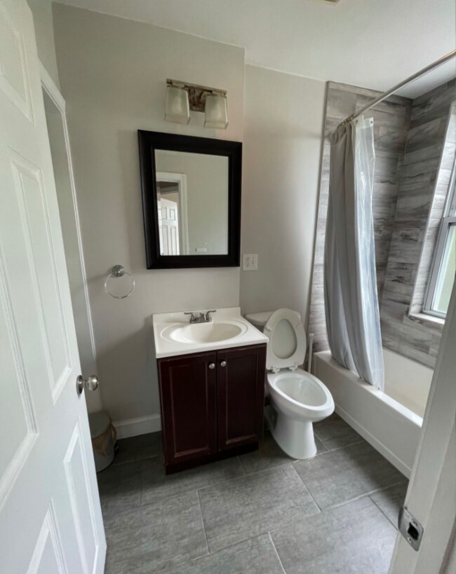 Photo - 241 Maverick St Unit 4-bed EASTIE