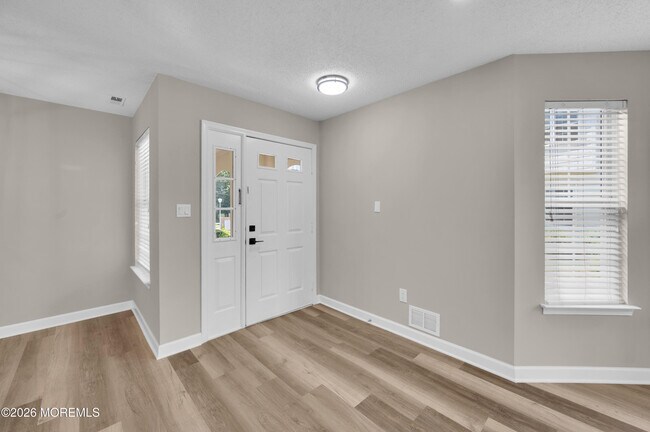 83 Tulip Ln