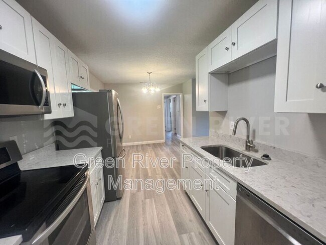 Photo - 6817 Camelot Rd