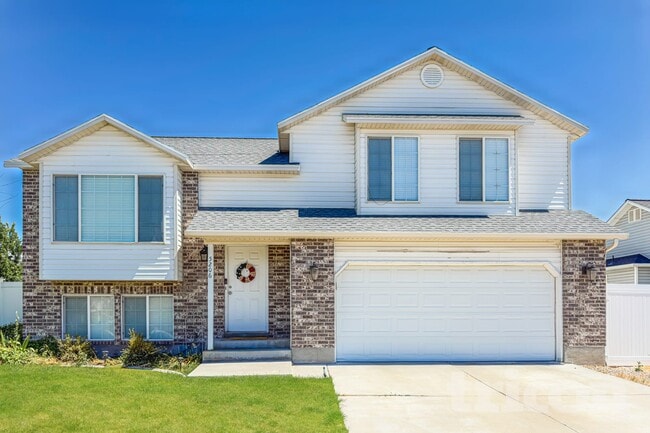Building Photo - 5206 Midland Dr