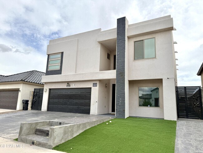 Photo - 12824 Linstead Ave