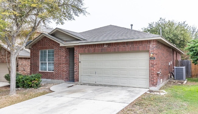 Photo - 6106 Briscoe Leaf