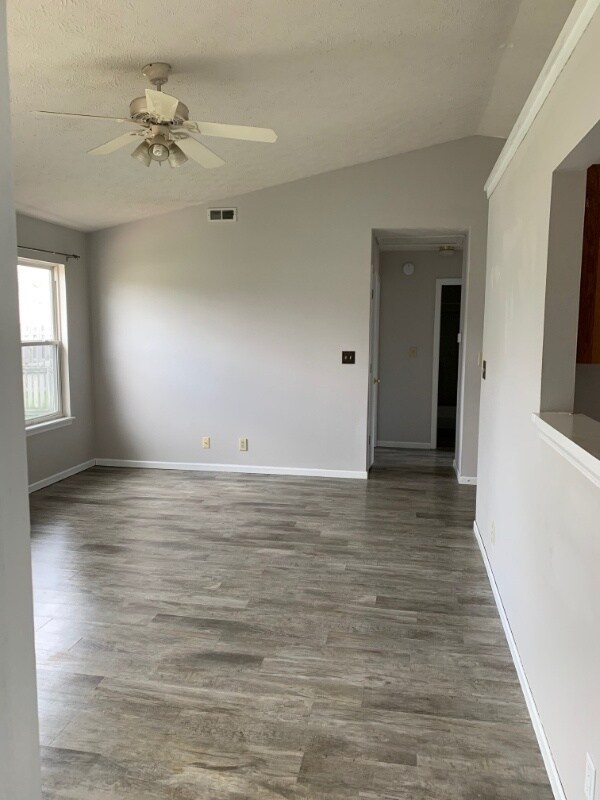 Photo - 2318 Temple Ct E