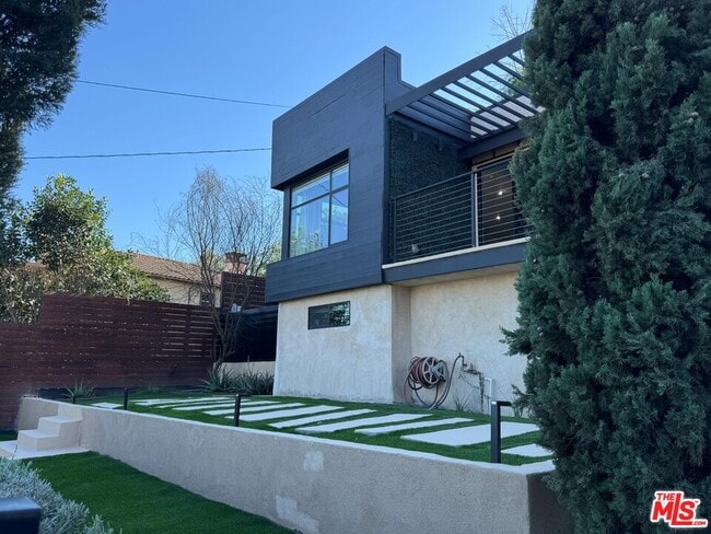 Building Photo - 7302 Mooney Dr