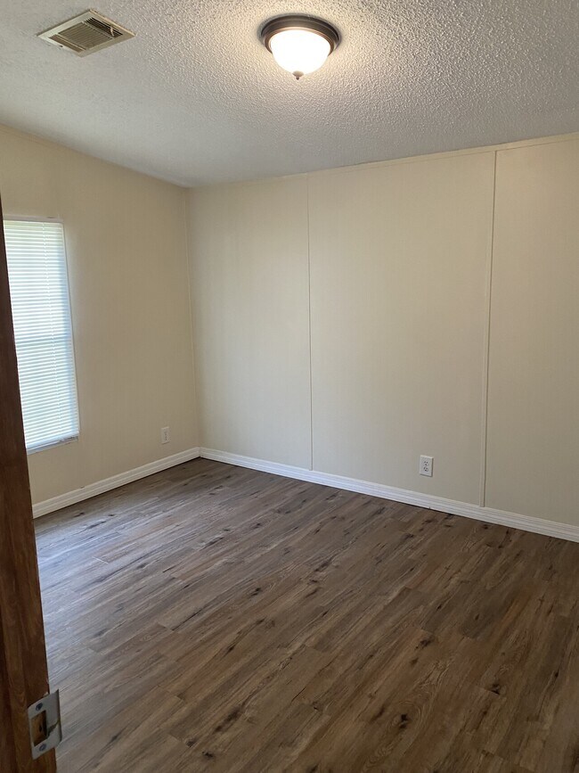 Live Oak TerraceLot 34 Rental House Rental in Lake Panasoffkee, FL