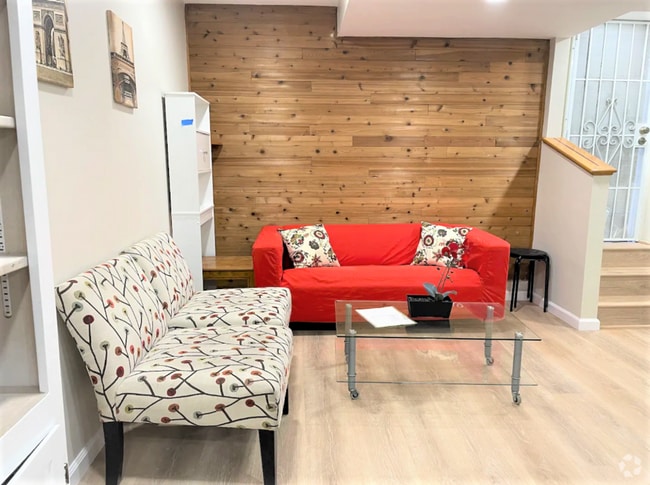 Building Photo - 2344 D St Unit 2344 D St, Downstairs Rental