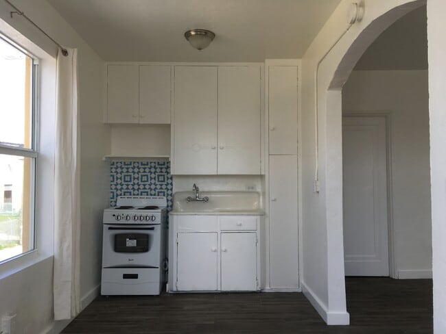 Kitchen - 240 NW 8th Ave Unit 1