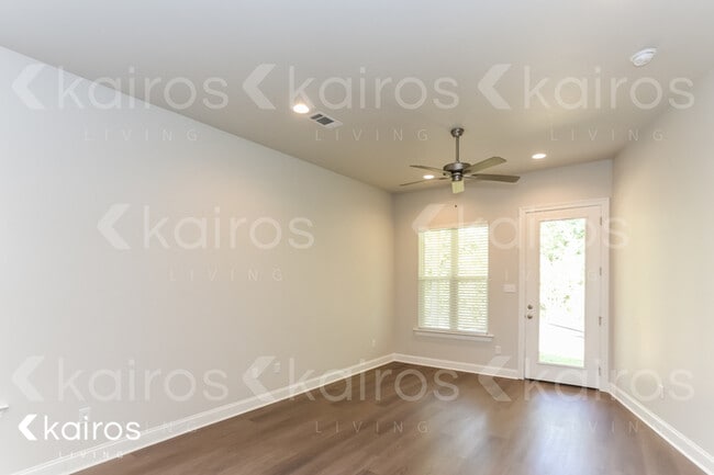 Photo - 15713 Boothy Ln