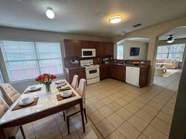 Photo - COMFORTABLE HOME | SINGLE STORY  |  CLOSE ...