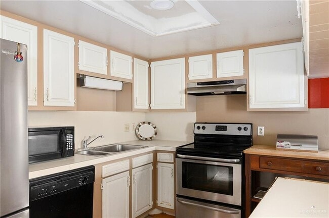 Photo - 10 Marinel Ln