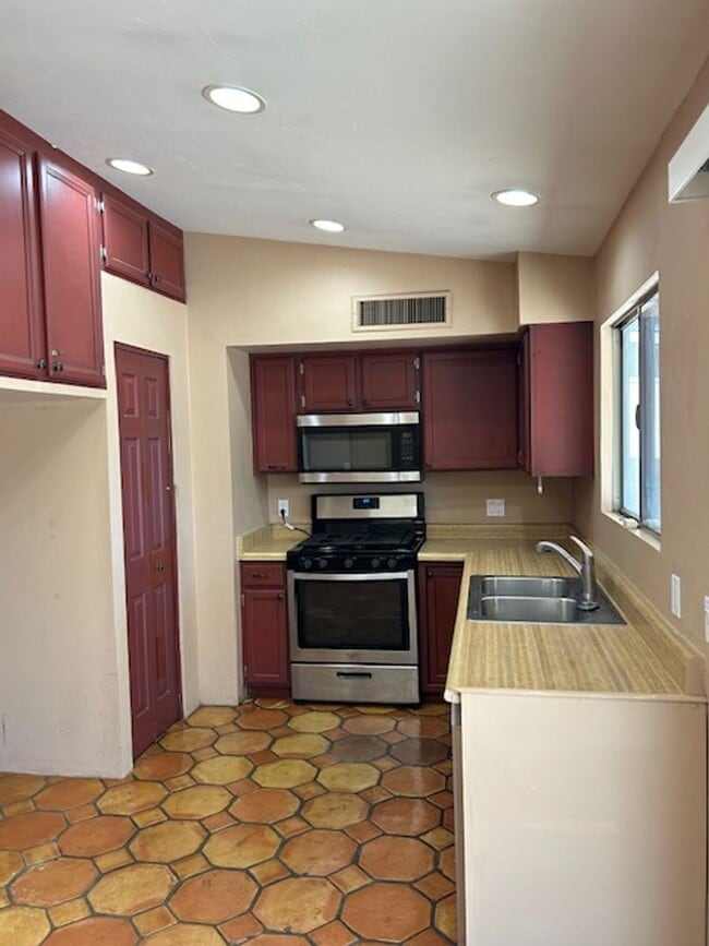 Photo - 2 Bedrooms PLUS Den NW Tucson